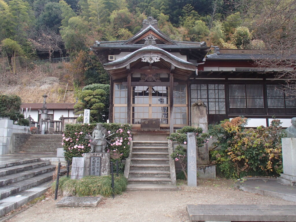 ≪対震化≫PUBB工法<br>光真寺（大田原市）の開山堂をPUBB工法にて沈下修正し、無事に沈下修正完了しました。